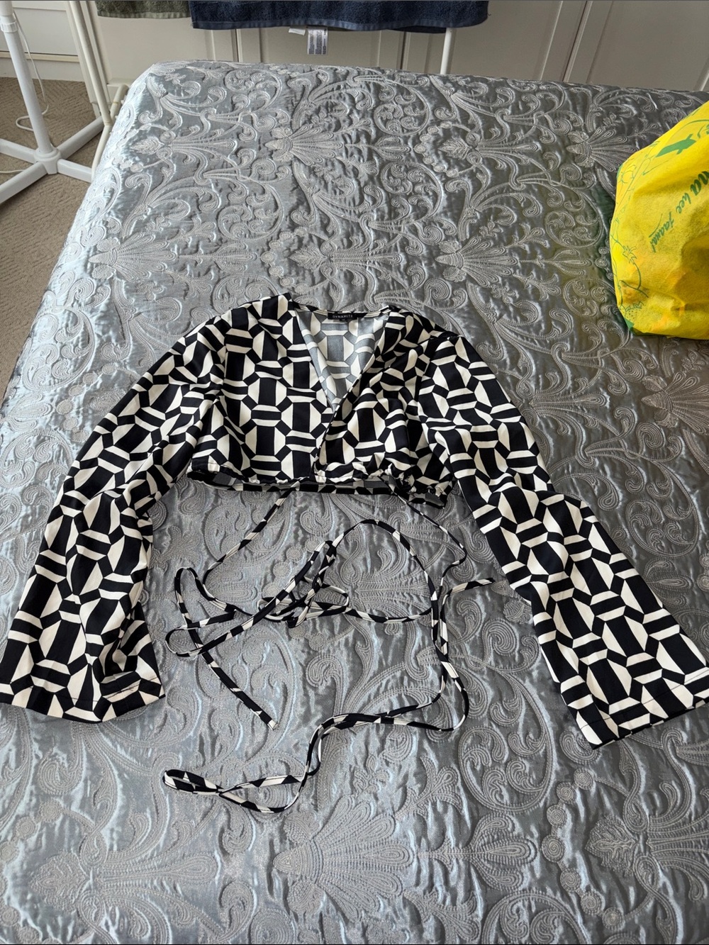 Dynamite black and white satin wrap top
